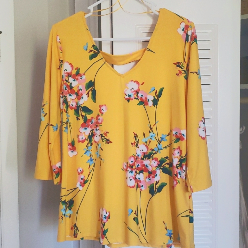 Nine Britton Floral Yellow Quarter Sleeve